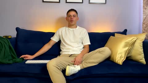 Liam online show from January 12, 5:22 pm