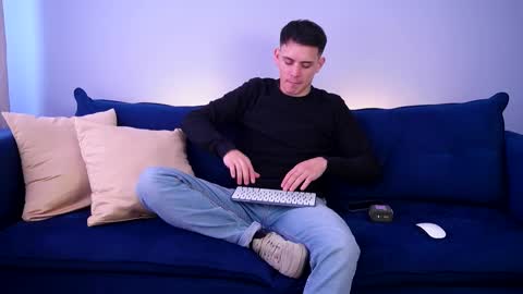 Liam online show from February 25, 3:05 pm