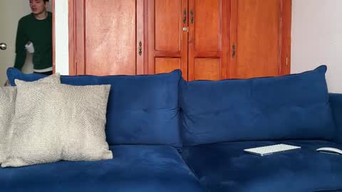 Liam online show from November 26, 1:25 pm