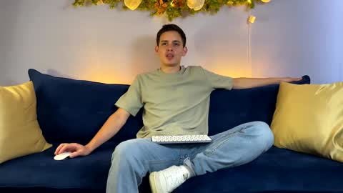 Liam online show from December 31, 4:57 pm