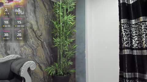 LIAM KLEIN online show from December 3, 11:10 am