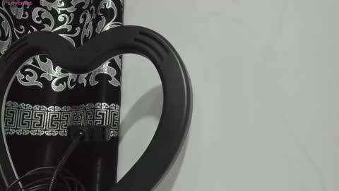 LIAM KLEIN online show from March 5, 11:17 am