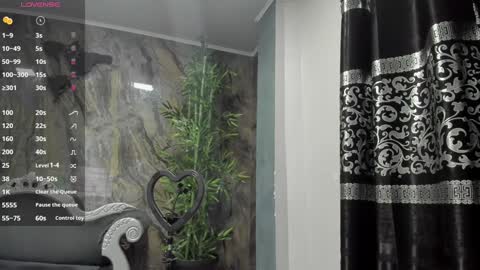 LIAM KLEIN online show from December 30, 11:15 am