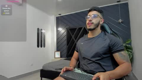 LIAM KLEIN online show from November 18, 11:14 am