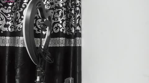 LIAM KLEIN online show from February 27, 11:10 am