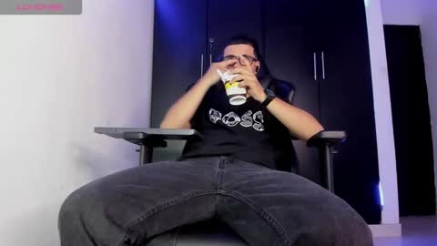 Liam online show from March 19, 12:58 am