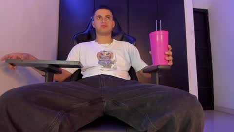 Liam online show from June 21, 7:25 am