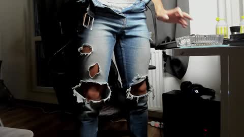 Liam online show from December 21, 5:47 am