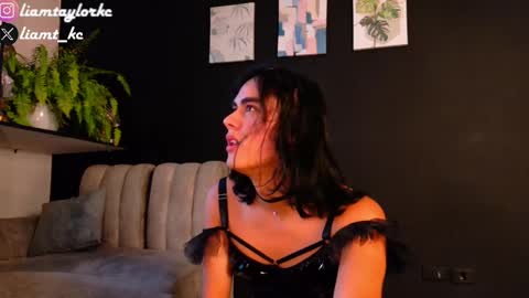 Snapshot of liamtaylor_ chatting on February 14, 10:48 pm Tell me Liam online show from February 14, 10:48 pm