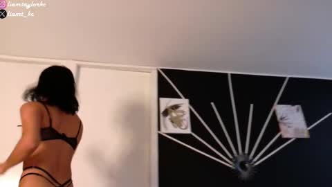 Snapshot of liamtaylor_ chatting on March 6, 10:58 pm Tell me Liam online show from March 6, 10:58 pm