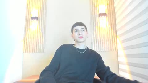 lian_cameron online show from February 9, 3:44 am