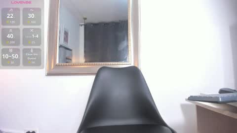 lianfox_ online show from September 9, 1:43 pm