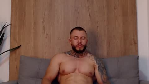 Snapshot of lianjones9 chatting on March 7, 10:54 pm lianjones9 online show from March 7, 10:54 pm