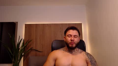 Snapshot of lianjones9 chatting on October 18, 5:07 pm lianjones9 online show from October 18, 5:07 pm