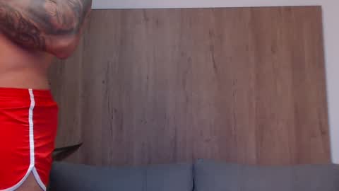 Snapshot of lianjones9 chatting on February 3, 10:32 pm lianjones9 online show from February 3, 10:32 pm