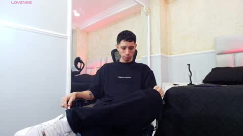 L I I A M online show from March 11, 4:43 am