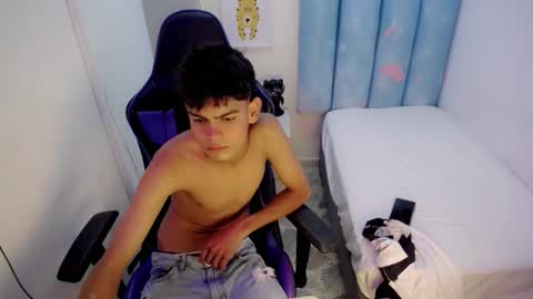 LIAM online show from December 2, 3:53 am