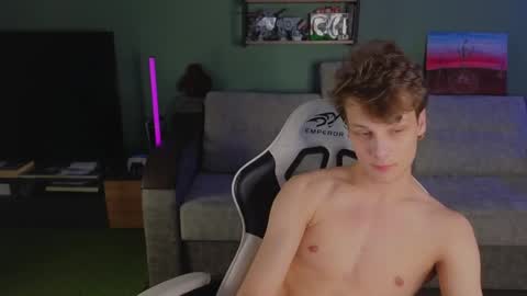 lilteddyboy online show from April 7, 8:09 pm