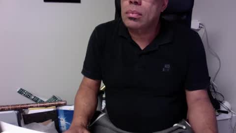 Snapshot of little_buddha chatting on January 8, 8:07 pm Pure Black Power online show from January 8, 8:07 pm