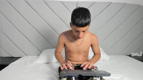 little_kris1 online show from November 7, 12:19 pm