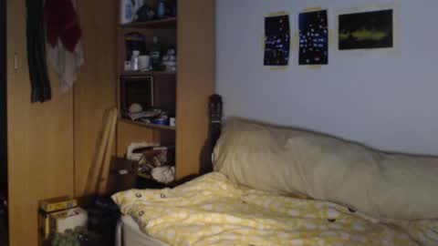 littlealien7 online show from September 23, 10:58 am