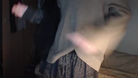 littlealien7 online show from September 12, 11:32 am