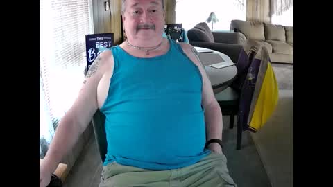 Snapshot of littled83057 chatting on October 2, 5:39 pm Littled83057 online show from October 2, 5:39 pm