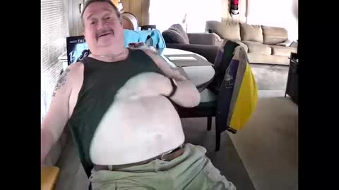 Snapshot of littled83057 chatting on October 11, 5:50 pm Littled83057 online show from October 11, 5:50 pm