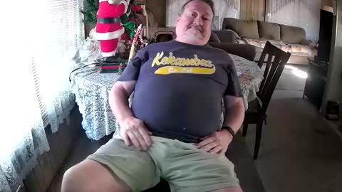 Snapshot of littled83057 chatting on December 6, 9:46 pm Littled83057 online show from December 6, 9:46 pm