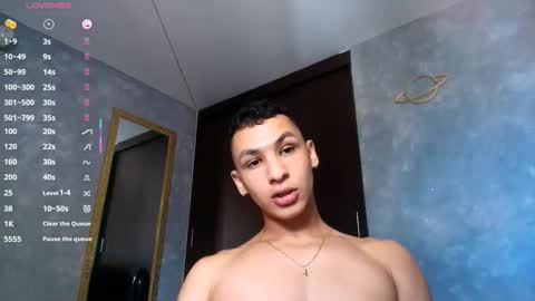 Snapshot of liuscast_22 chatting on October 25, 4:42 pm Luis Castro  online show from October 25, 4:42 pm