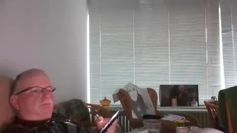 Snapshot of loewe39238 chatting on January 16, 8:43 am loewe39238 online show from January 16, 8:43 am