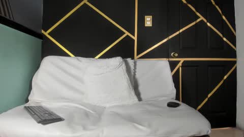 Snapshot of logan_rogers chatting on October 9, 1:49 pm Logan Rogers online show from October 9, 1:49 pm