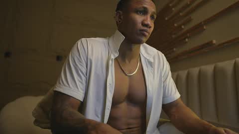 logan_varela online show from April 1, 1:41 pm