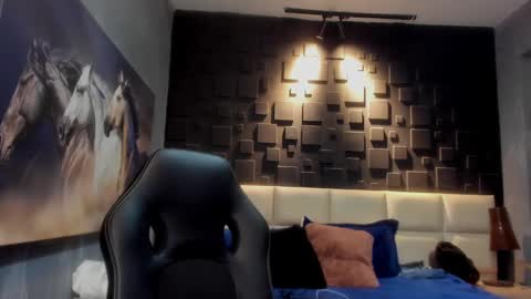 logan_varela online show from December 22, 1:23 am