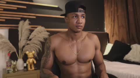 logan_varela online show from January 25, 1:43 am