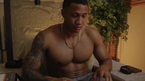 logan_varela online show from October 23, 1:36 pm