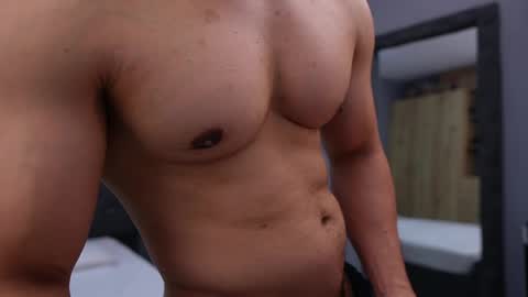 loganmartinx online show from May 24, 11:33 pm