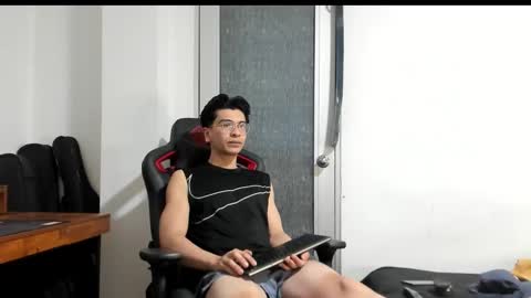 Logan online show from September 19, 8:04 am