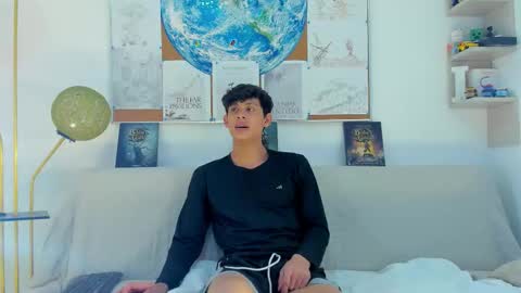 loganoficialx online show from February 1, 5:11 pm