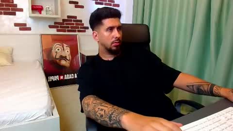 LoganStroud online show from August 4, 9:37 am
