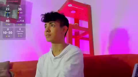 logantwink18 online show from September 20, 8:42 pm