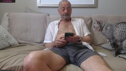london_lad_101 online show from May 27, 12:13 pm
