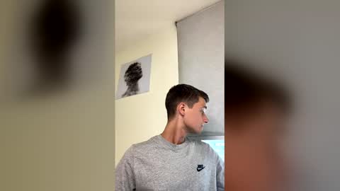 london_tomy online show from April 4, 10:18 pm