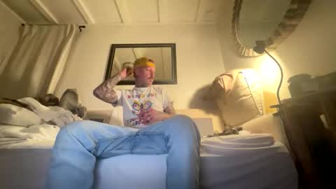 longwalksonthebeach69 online show from February 26, 7:43 am