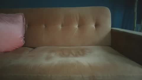 Snapshot of longwet1 chatting on January 7, 9:43 am longwet1 online show from January 7, 9:43 am