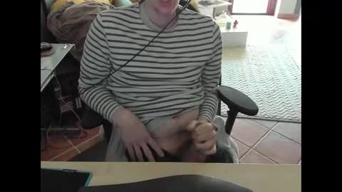 loomie online show from February 9, 12:41 pm