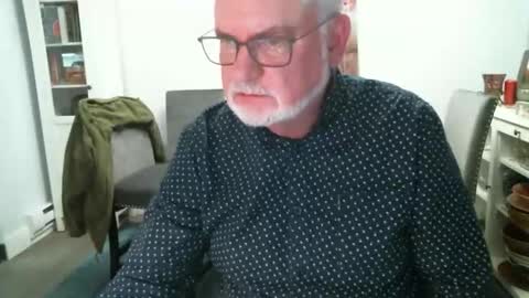 loop102 online show from October 25, 2:13 am