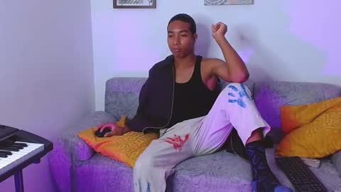 Louis Valdz online show from January 19, 1:33 pm