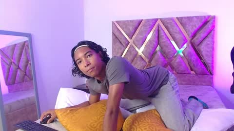 Louis Valdz online show from January 9, 8:22 pm