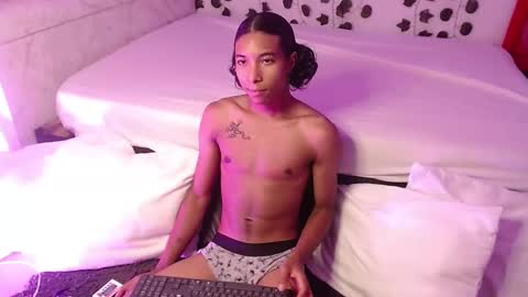 Louis Valdz online show from March 8, 5:36 am